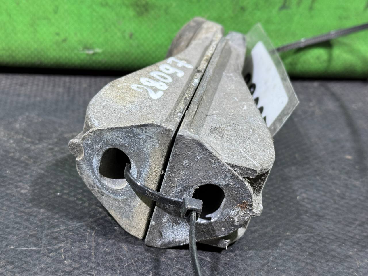 (28097) Кронштейн радиатора Opel Vectra C 2004 фото-2