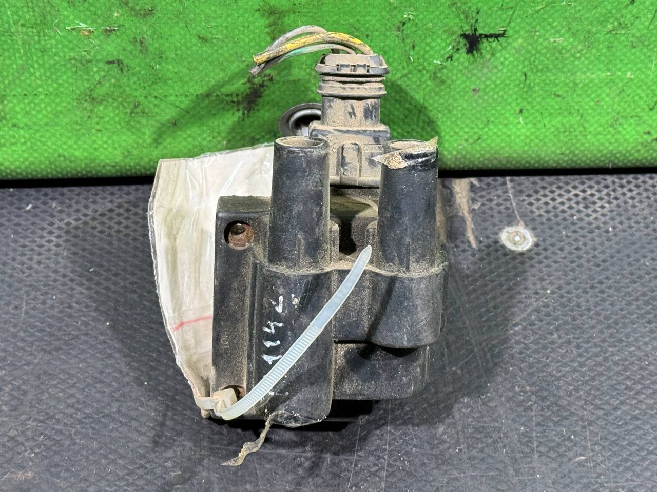 (138) Катушка зажигания Renault Scenic I 2001 1,6 i BERU0040100242 - фото1 (138) Катушка зажигания Renault Scenic I 2001 1,6 i BERU0040100242 - фото1