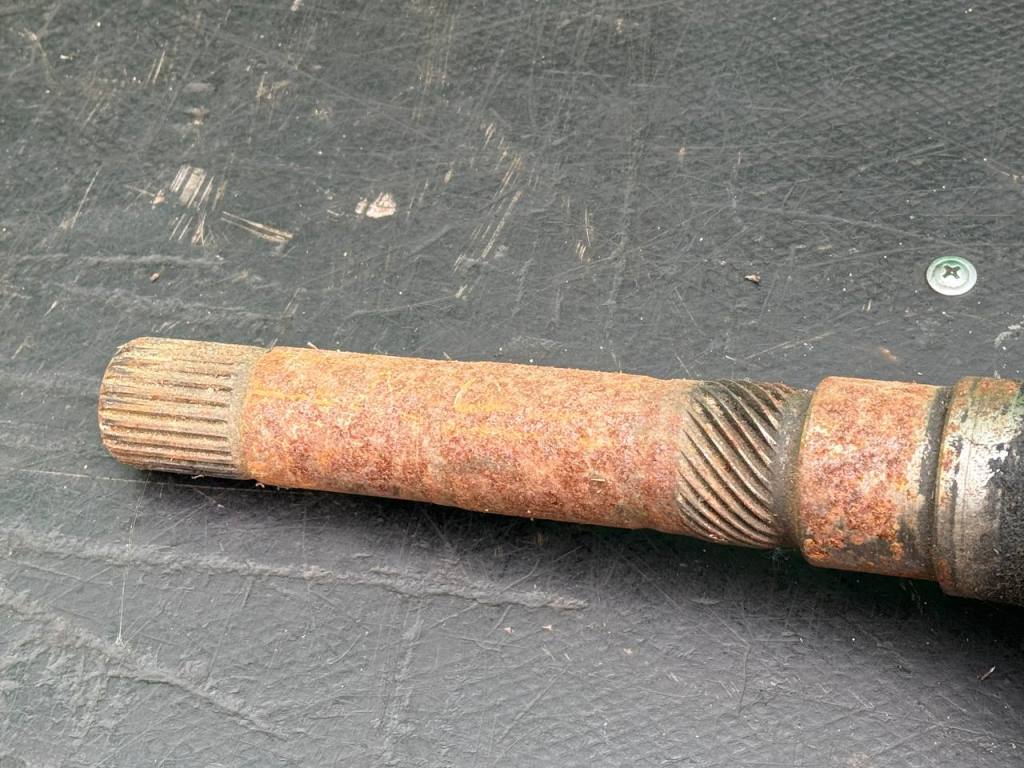 (8) Полуось передняя правая (приводной вал, ШРУС) Chrysler Voyager 1999 2,5 TD - фото2 (8) Полуось передняя правая (приводной вал, ШРУС) Chrysler Voyager 1999 2,5 TD - фото2