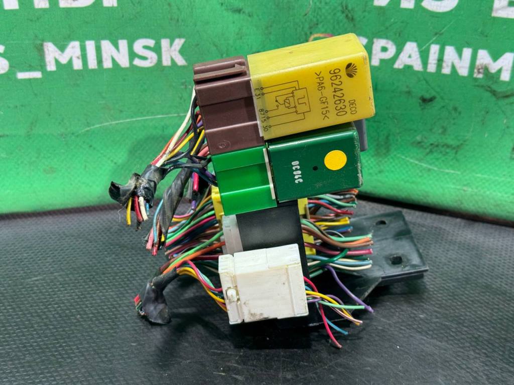 (53261) Блок реле Daewoo Nubira 2000 2 i 96250544, 96190189, 96312545, 96242630 - фото2 (53261) Блок реле Daewoo Nubira 2000 2 i 96250544, 96190189, 96312545, 96242630 - фото2