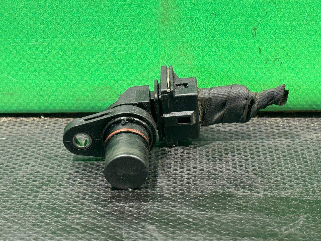 (48297) Датчик распредвала Chevrolet Captiva 2010 2 TD - фото1