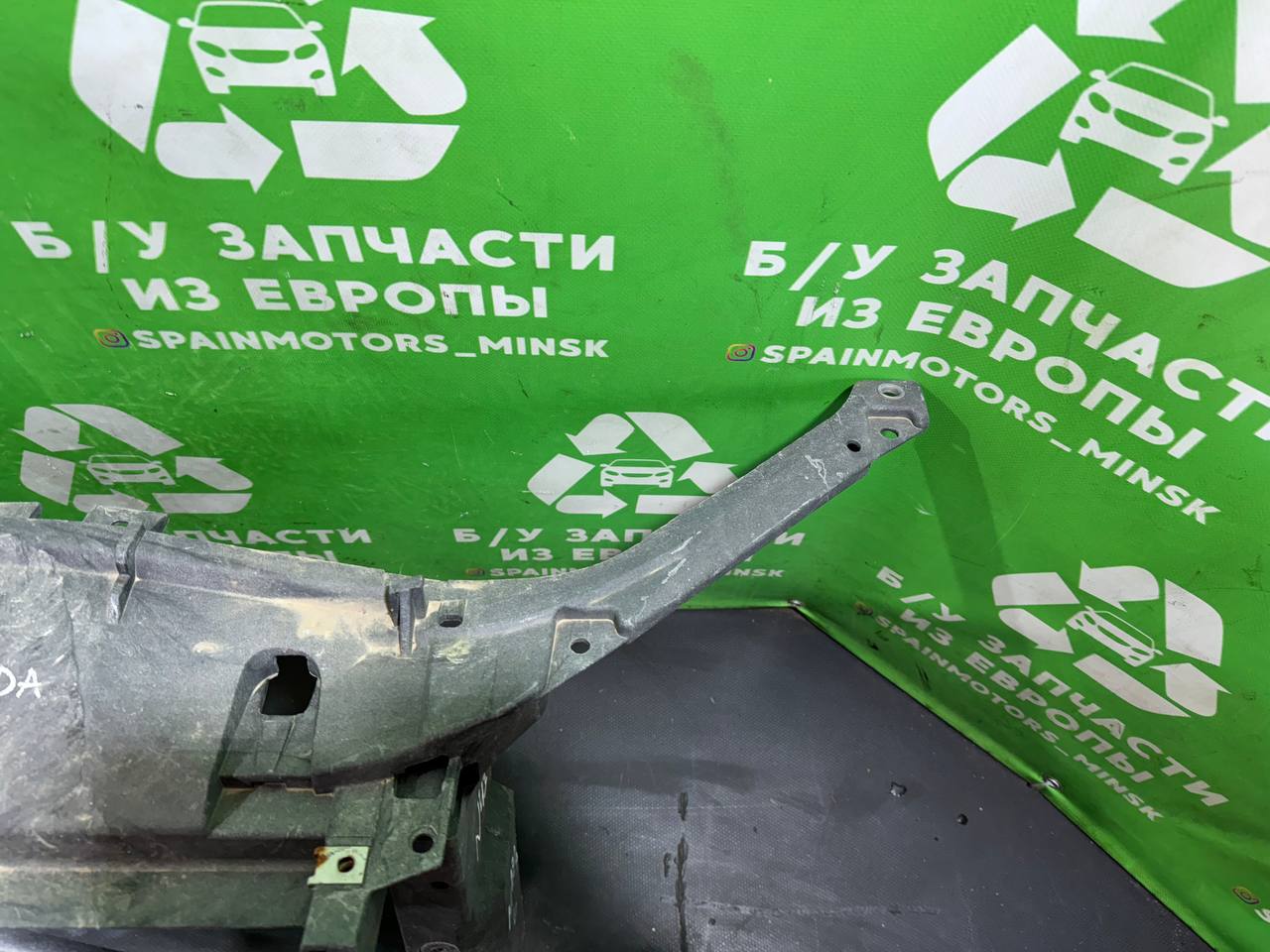 (41) Передняя панель крепления облицовки (телевизор) Mazda 6 2005 фото-4