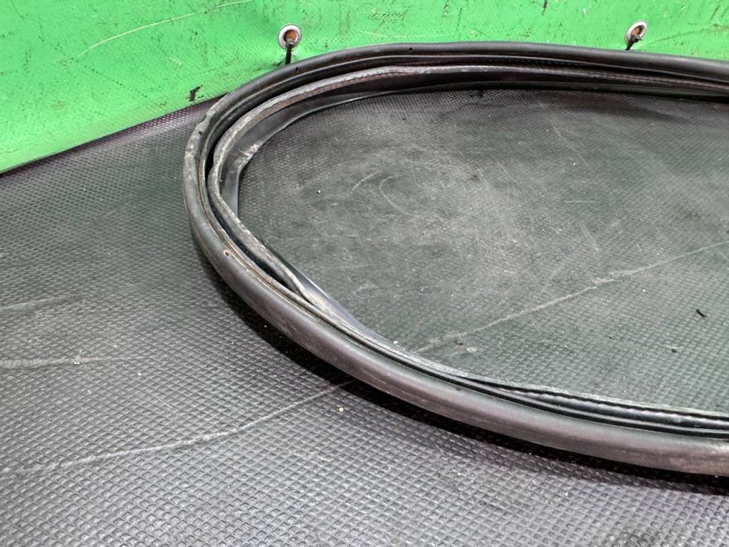 (53014) Уплотнитель двери передней правой Mitsubishi Outlander (2007-2010) 2010 фото-2