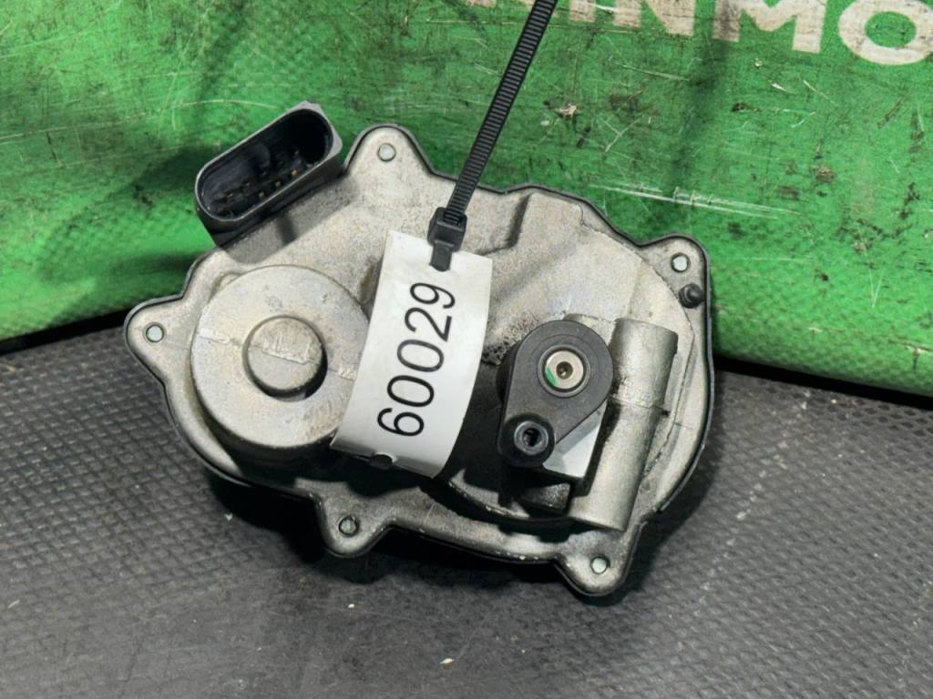 (60029) Сервопривод заслонок впускного коллектора Skoda Octavia 2010 2 TD 03L129086 - фото2