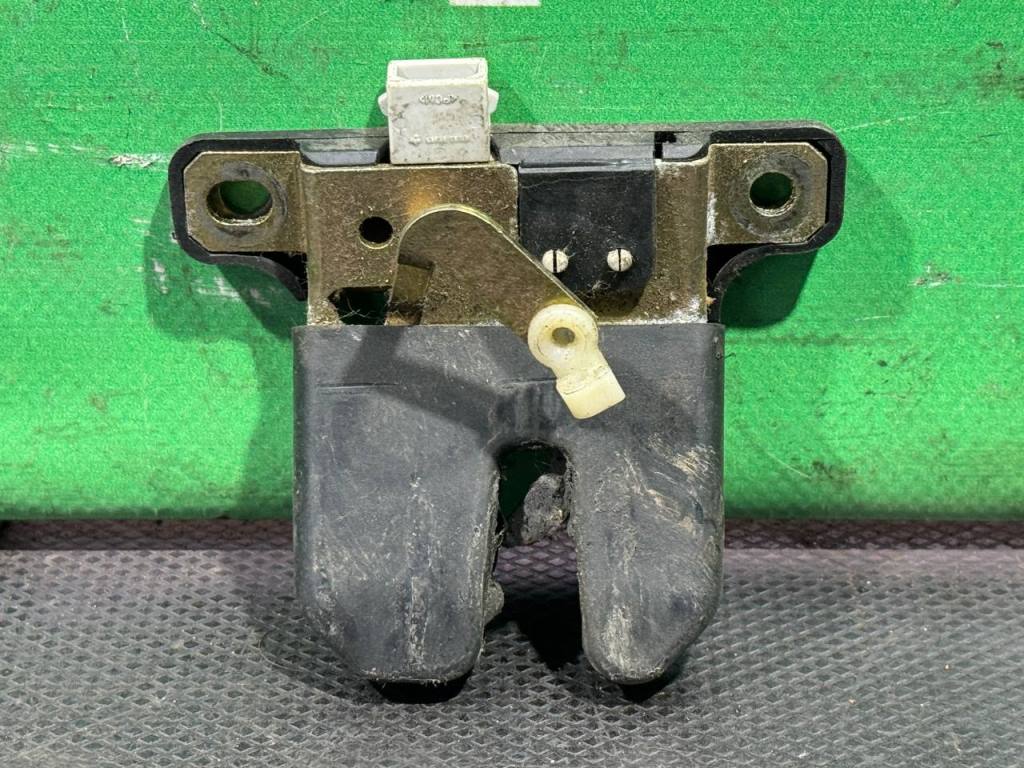 (55749) Замок багажника Seat Toledo 2000 - фото2