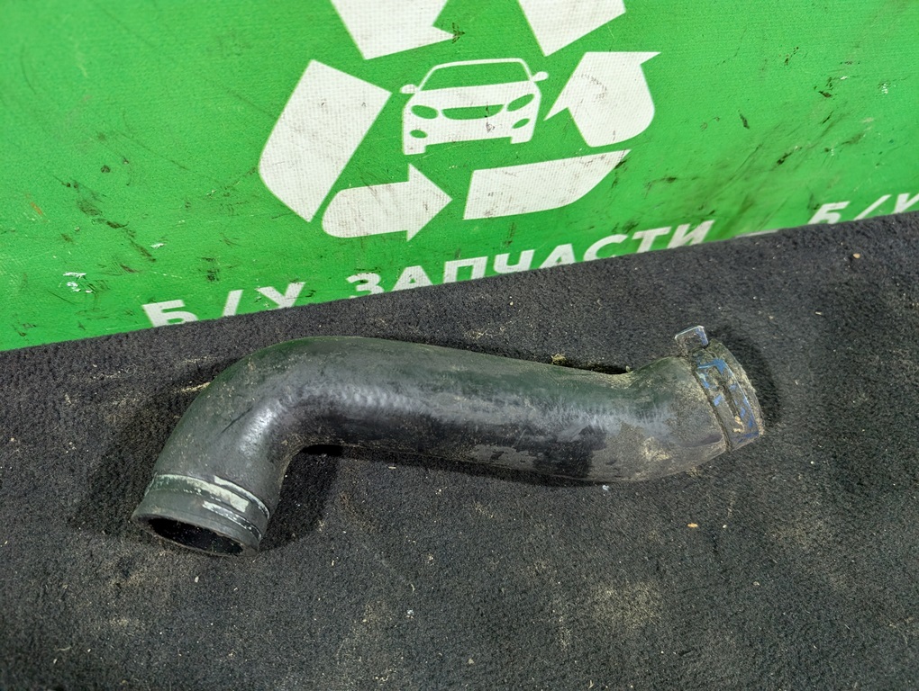 (43635) Патрубок интеркулера Volkswagen Golf IV 2001 1,9 TDi 1J0145828C фото-2 (43635) Патрубок интеркулера Volkswagen Golf IV 2001 1,9 TDi 1J0145828C фото-2