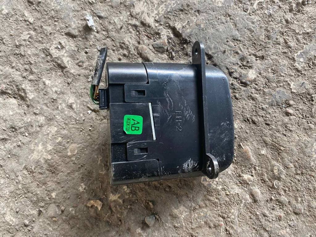 (27938) Часы Daewoo Leganza 1999 фото-2