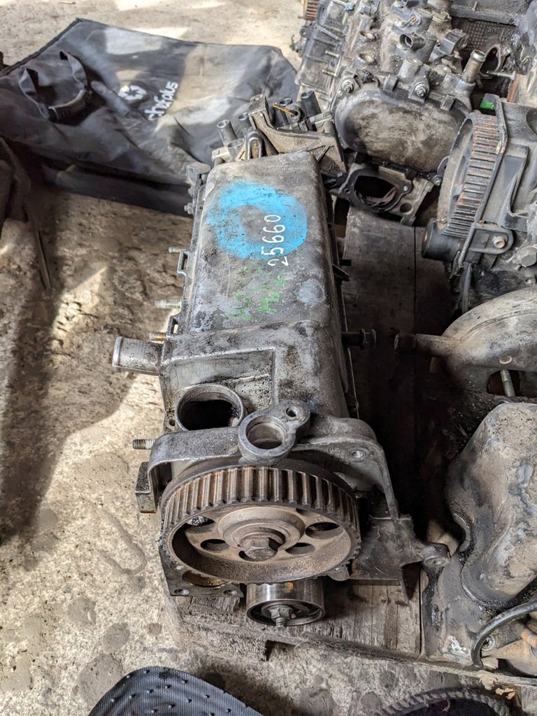 (25660) Головка блока цилиндров Fiat Punto 2002 1,2 i (25660) Головка блока цилиндров Fiat Punto 2002 1,2 i