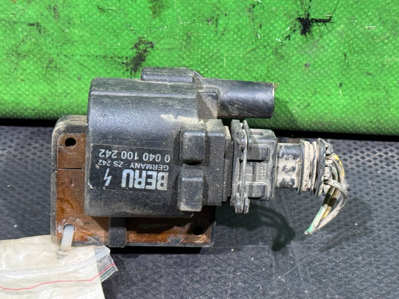 (138) Катушка зажигания Renault Scenic I 2001 1,6 i BERU0040100242 фото-3 (138) Катушка зажигания Renault Scenic I 2001 1,6 i BERU0040100242 фото-3