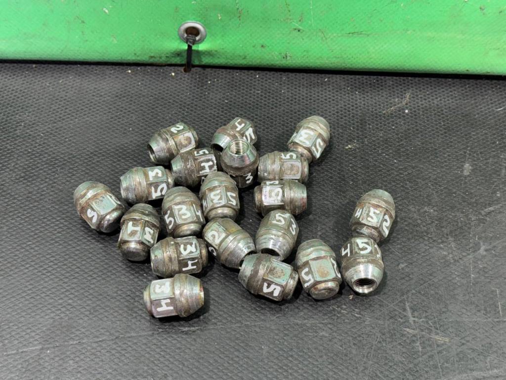 (53452) Гайка колесная Kia Sportage 2009 - фото1