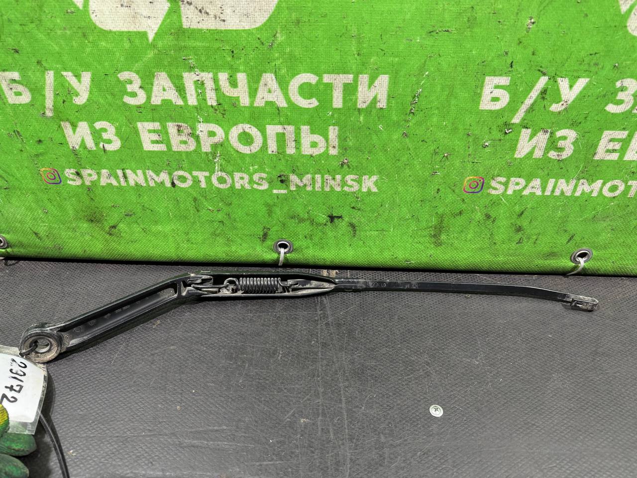 (29172) Щеткодержатель (поводок стеклоочистителя, дворник) Nissan Primera P11 1998 фото-2 (29172) Щеткодержатель (поводок стеклоочистителя, дворник) Nissan Primera P11 1998 фото-2