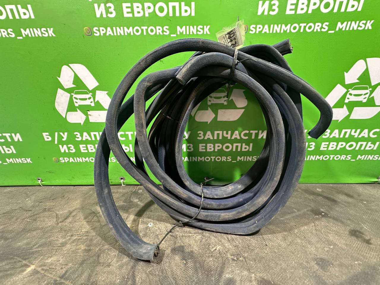 (15764) Уплотнитель Mercedes E W124 1991 фото-2