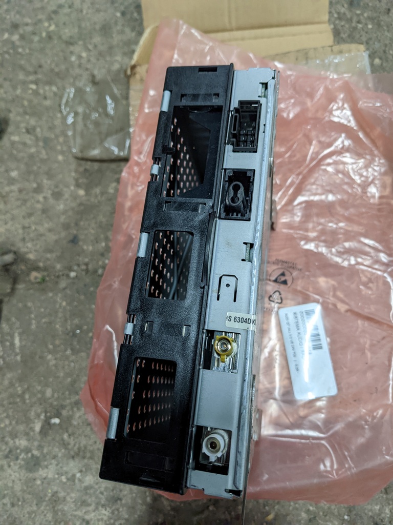 (21149) Блок радио Audi A8 D3 2007 4E0035541D фото-3