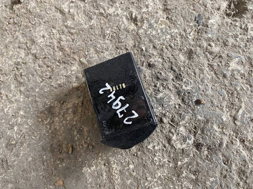 (27942) Кнопка освещения панели приборов Daewoo Leganza 1999 - фото1 (27942) Кнопка освещения панели приборов Daewoo Leganza 1999 - фото1