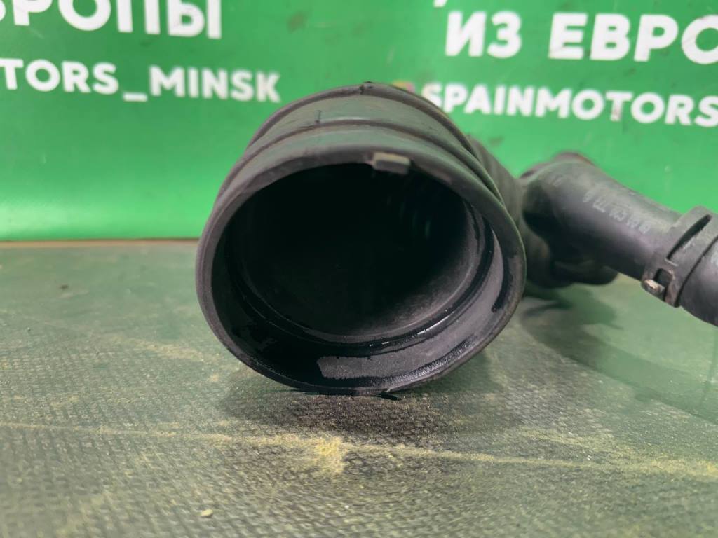 (51178) Патрубок воздушного фильтра Opel Vectra C 2003 2,2 DTi 90528773 фото-3 (51178) Патрубок воздушного фильтра Opel Vectra C 2003 2,2 DTi 90528773 фото-3