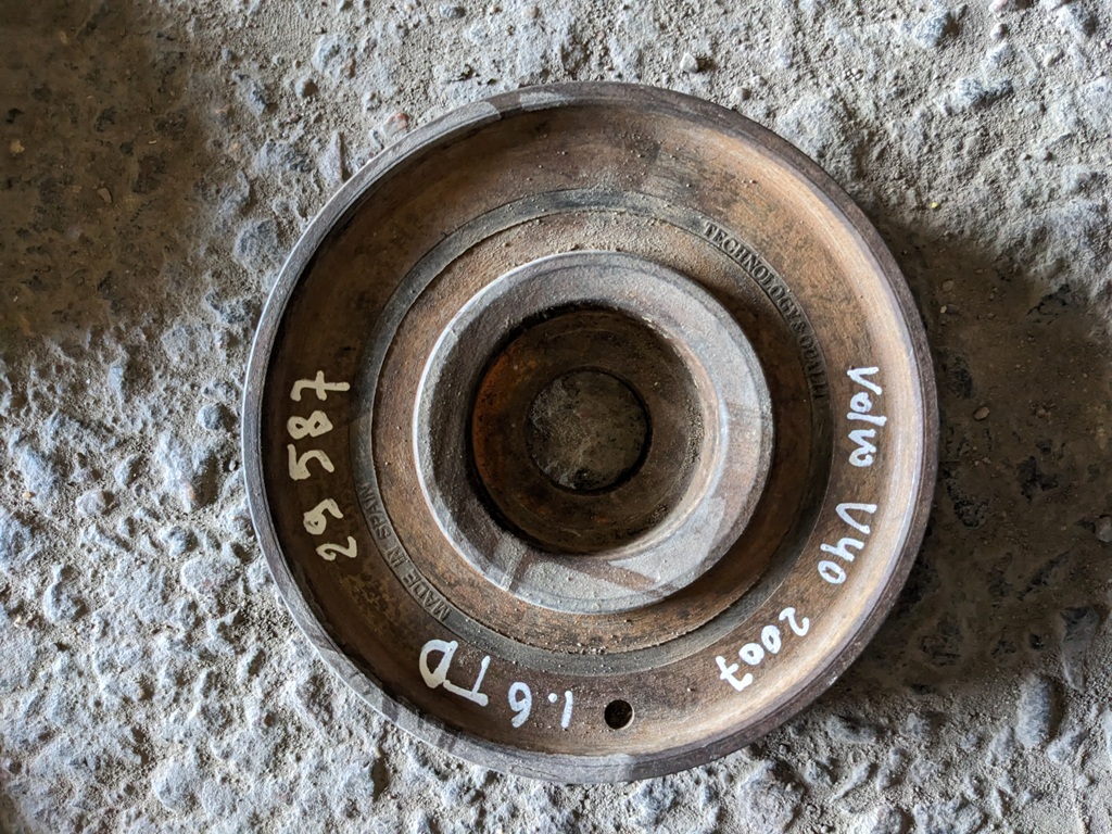 (29587) Шкив коленвала Volvo V40 2007 1,6 TD - фото1 (29587) Шкив коленвала Volvo V40 2007 1,6 TD - фото1