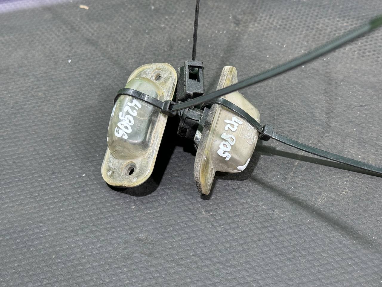 (42905) Подсветка номера Volkswagen Golf III 1996 (42905) Подсветка номера Volkswagen Golf III 1996