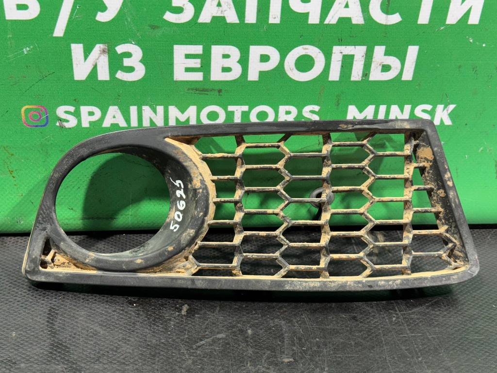 (50625) Заглушка (решетка) в бампер передний BMW 1 F20/F21 2014 51118048968 - фото1