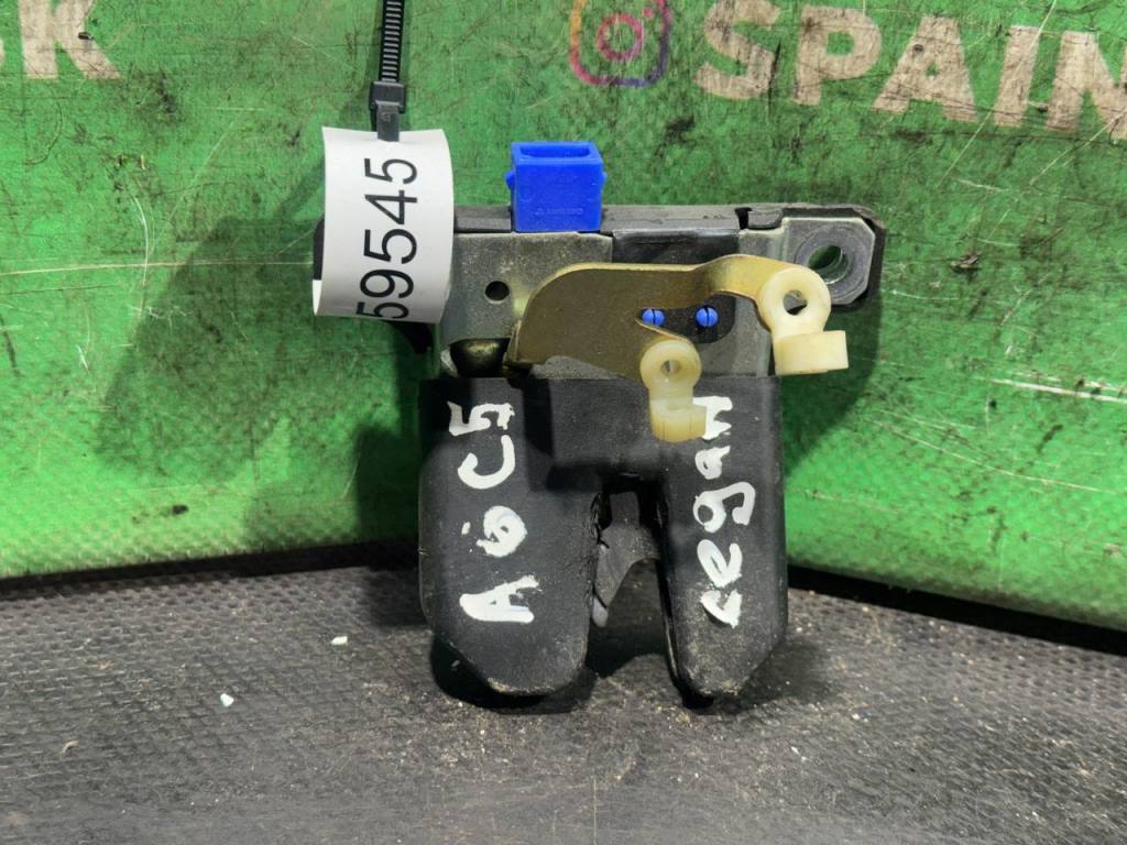 (59545) Замок багажника Audi A6 C5 2000 - фото1