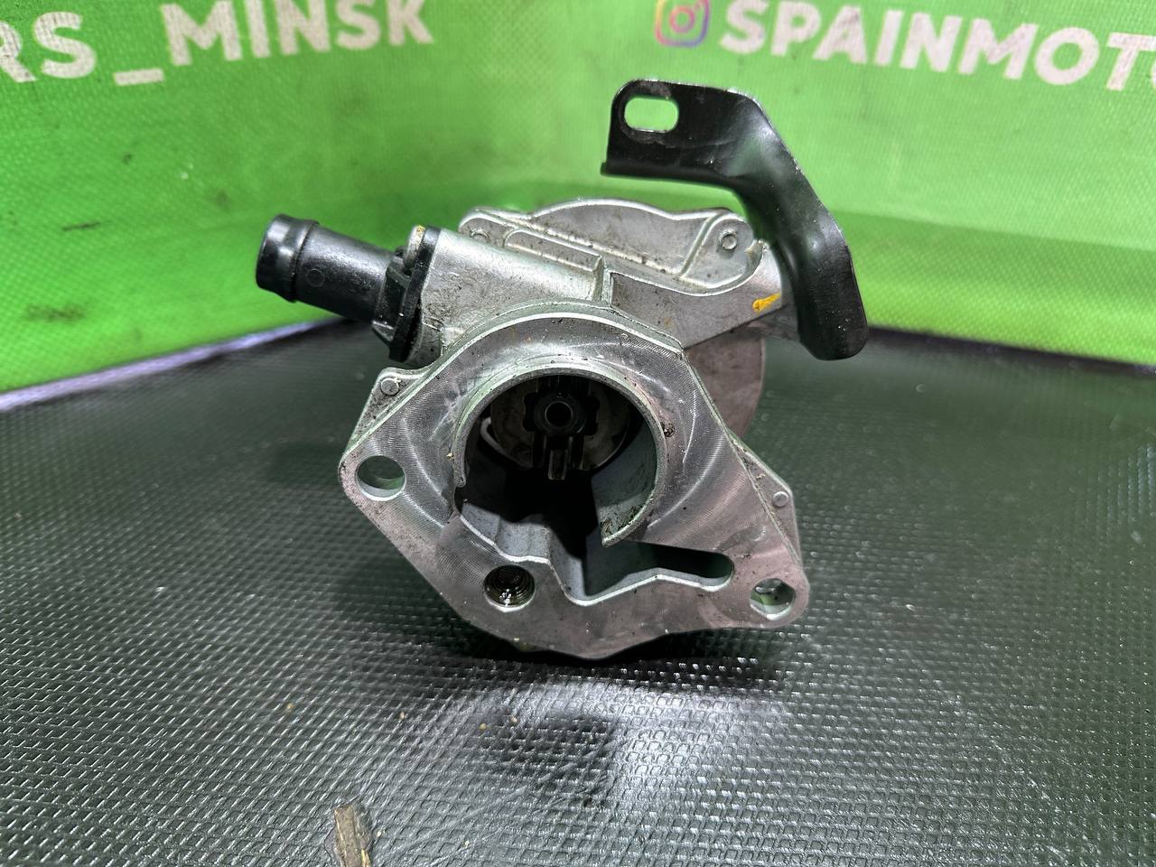 (36893) Насос вакуумный Renault Megane II 2005 1,5 DCi 116505272R фото-4 (36893) Насос вакуумный Renault Megane II 2005 1,5 DCi 116505272R фото-4