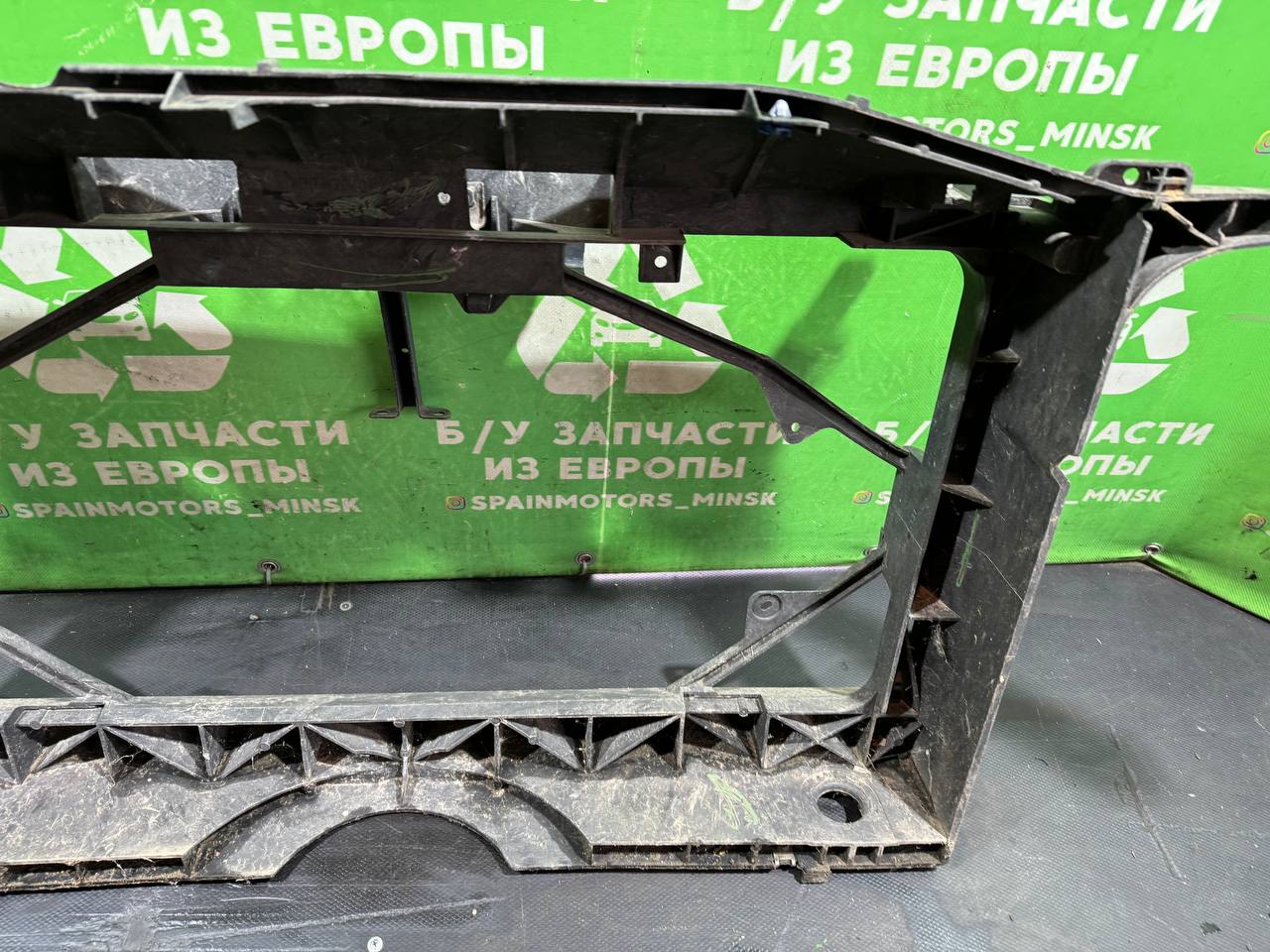 (41) Передняя панель крепления облицовки (телевизор) Mazda 6 2005 фото-10