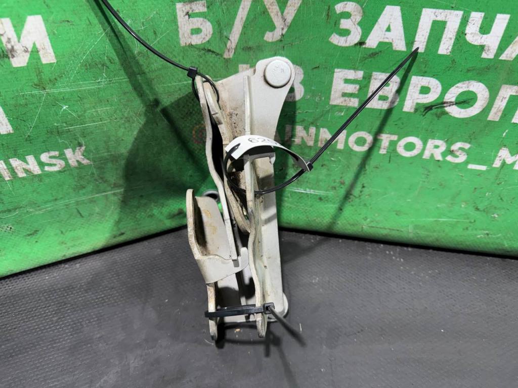 (62523) Петля капота Hyundai Terracan 2005 - фото1