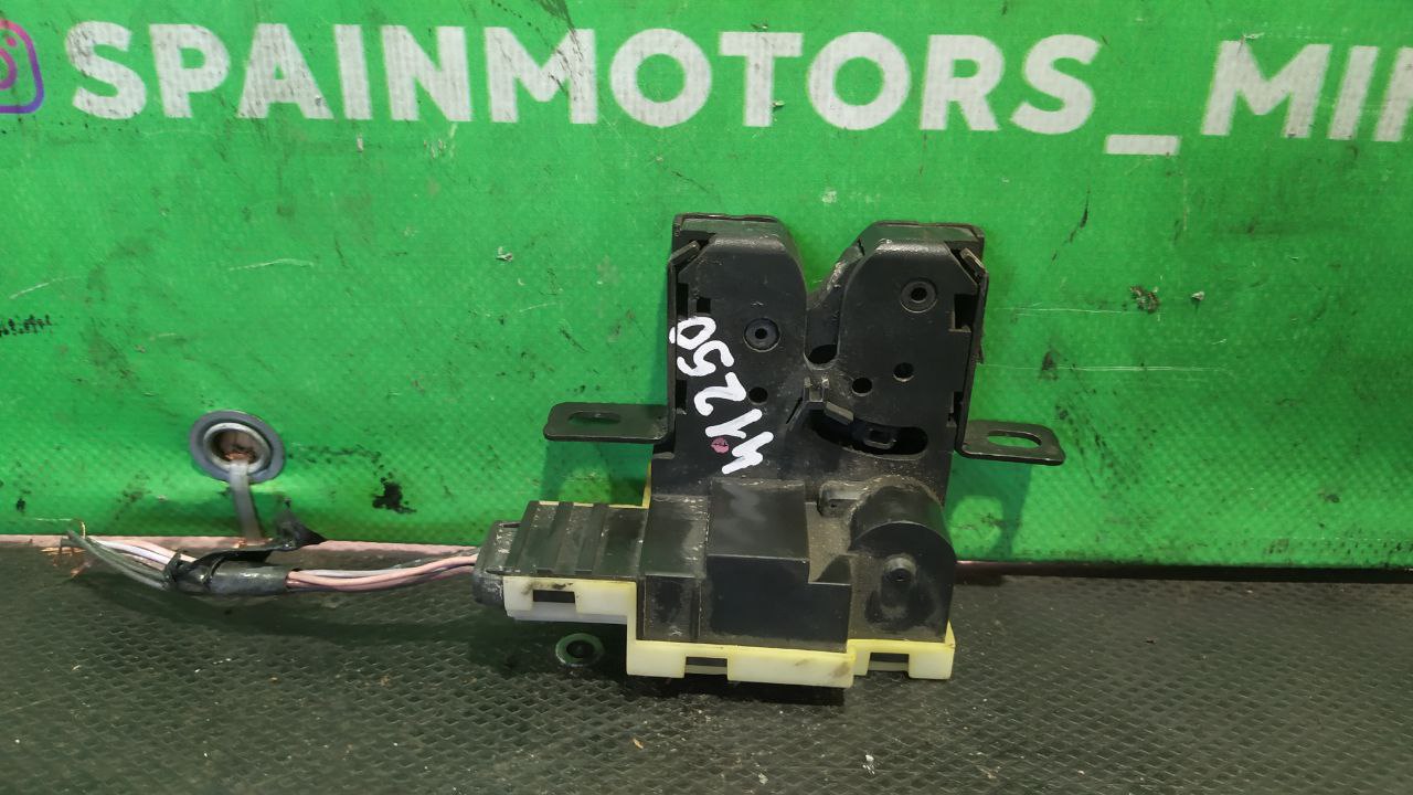 (41250) Замок стекла двери багажника Renault Scenic I 2002 820000089 - фото2 (41250) Замок стекла двери багажника Renault Scenic I 2002 820000089 - фото2