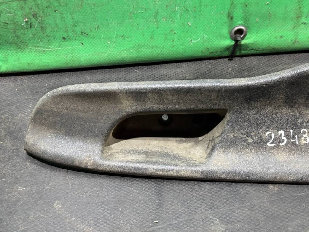 (23483) Накладка внутренняя на заднюю панель кузова Volvo C30 2006 30674787 - фото2 (23483) Накладка внутренняя на заднюю панель кузова Volvo C30 2006 30674787 - фото2