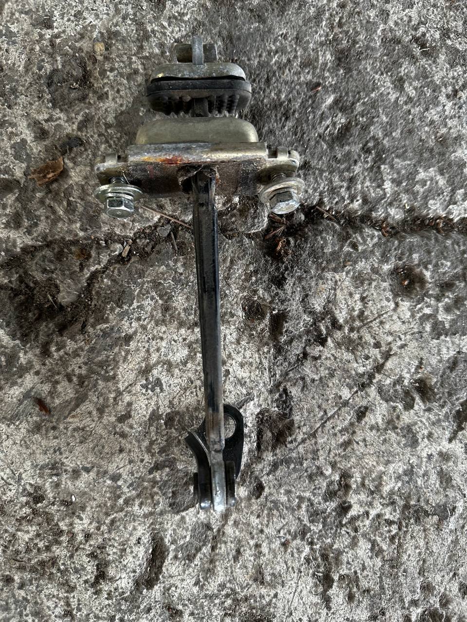 (30816) Ограничитель открывания двери задней Honda Accord VI 2000 - фото2