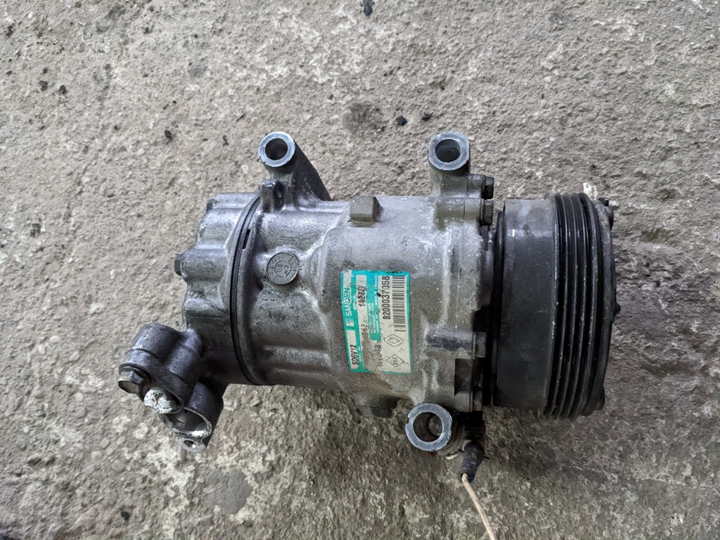 (21643) Компрессор кондиционера Renault Clio II 2002 1,2 i 8200037058 - фото1 (21643) Компрессор кондиционера Renault Clio II 2002 1,2 i 8200037058 - фото1