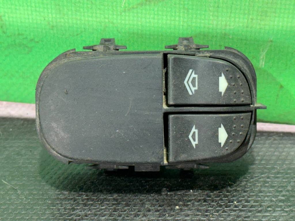 (52326) Блок управления стеклоподъемниками Ford Focus I 2001 - фото1