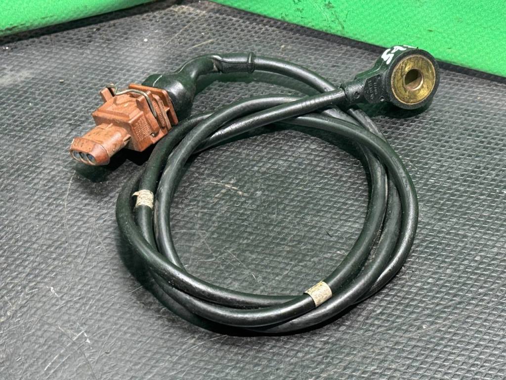 (51789) Датчик детонации Volvo S40 2000 2 Ti 9146213 - фото1