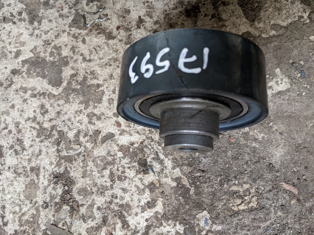 (17593) Ролик обводной Seat Cordoba 1996 1,9 TDi 038109244M (17593) Ролик обводной Seat Cordoba 1996 1,9 TDi 038109244M