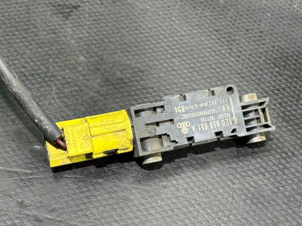 (50966) Датчик удара Audi A4 B7 2006 8E0959651A фото-2