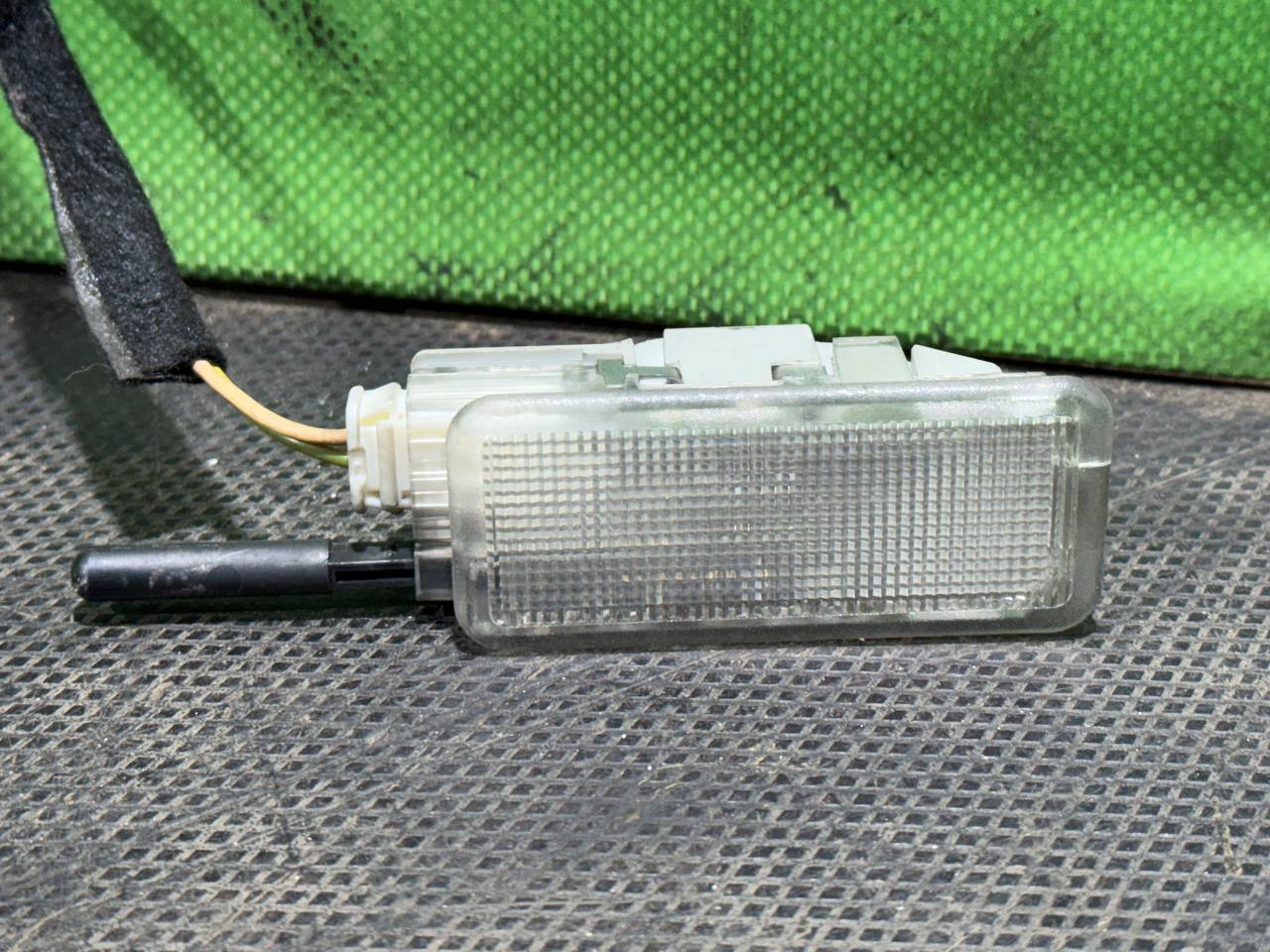 (45612) Фонарь салона (плафон) Citroen C5 X7 2009 - фото1