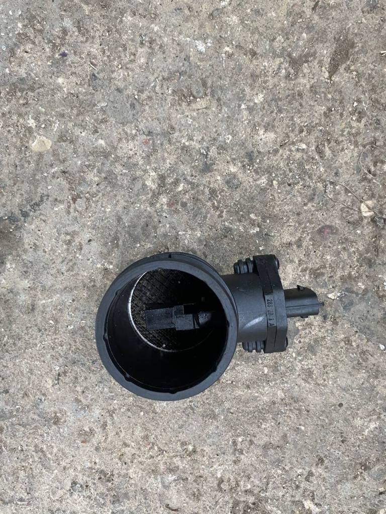 (26239) Расходомер воздуха Chrysler Voyager 2004 2,5 CRDi 0281002451 - фото2 (26239) Расходомер воздуха Chrysler Voyager 2004 2,5 CRDi 0281002451 - фото2