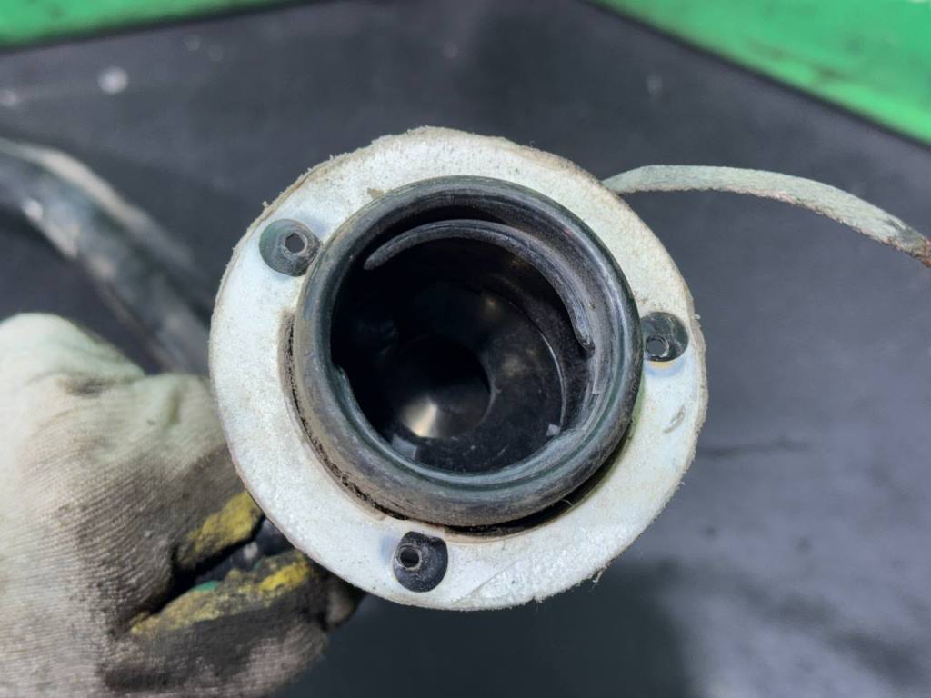 (57746) Горловина топливного бака Dodge Neon II 2003 - фото2