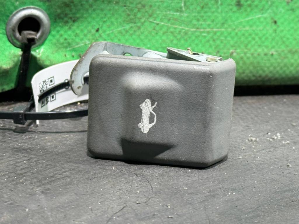 (62923) Ручка открывания капота Hyundai Terracan 2005 - фото1