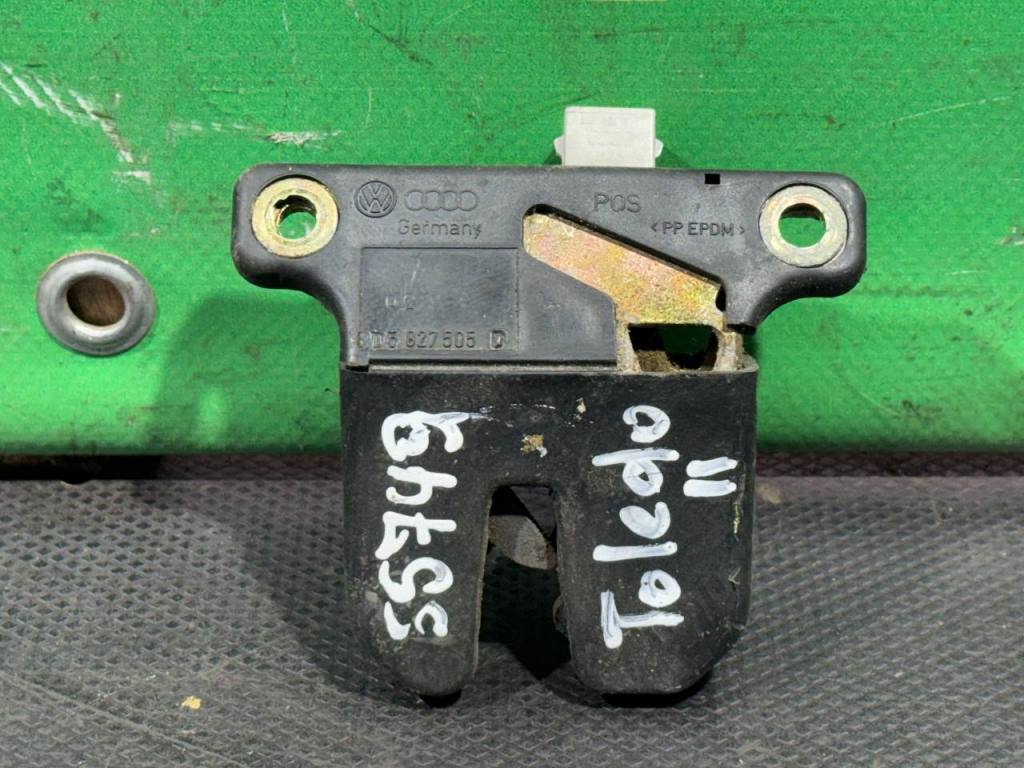 (55749) Замок багажника Seat Toledo 2000 - фото1