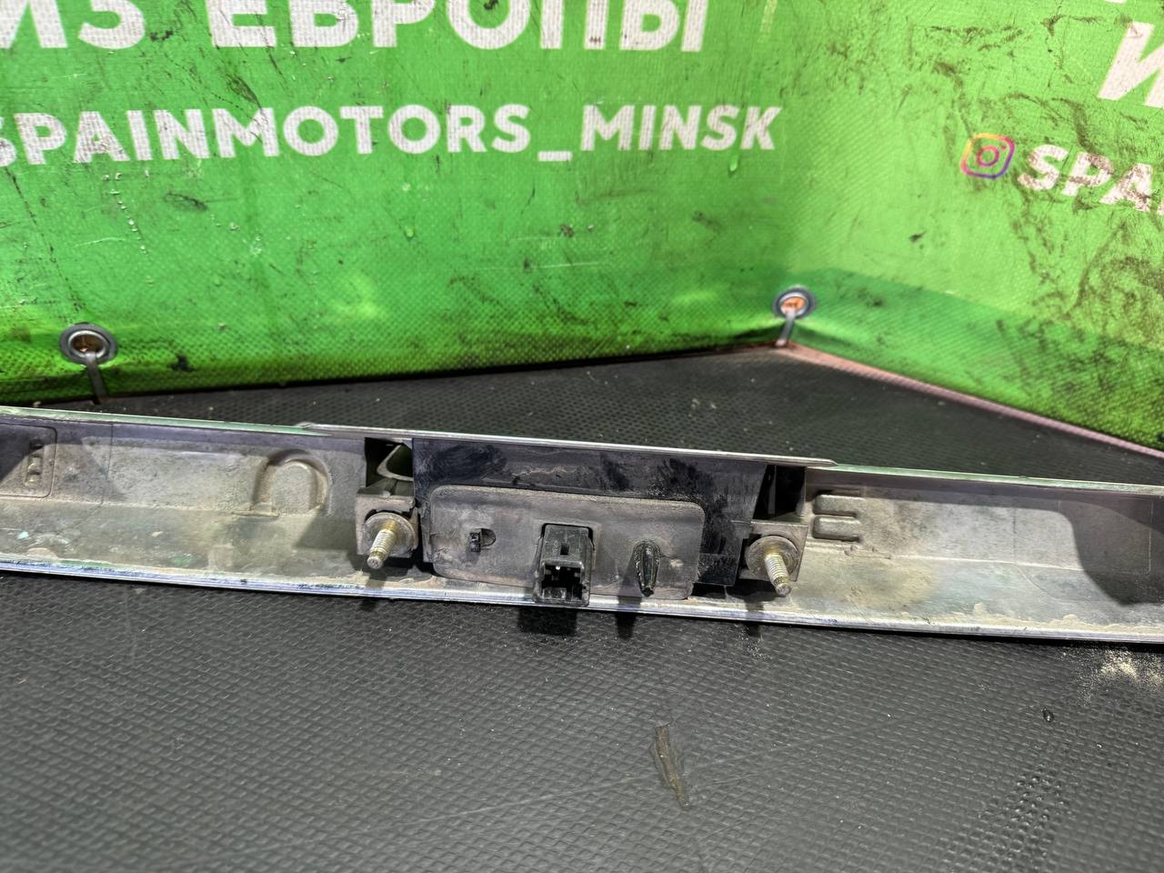 (42387) Накладка подсветки номера Peugeot 407 SW 2007 фото-6 (42387) Накладка подсветки номера Peugeot 407 SW 2007 фото-6