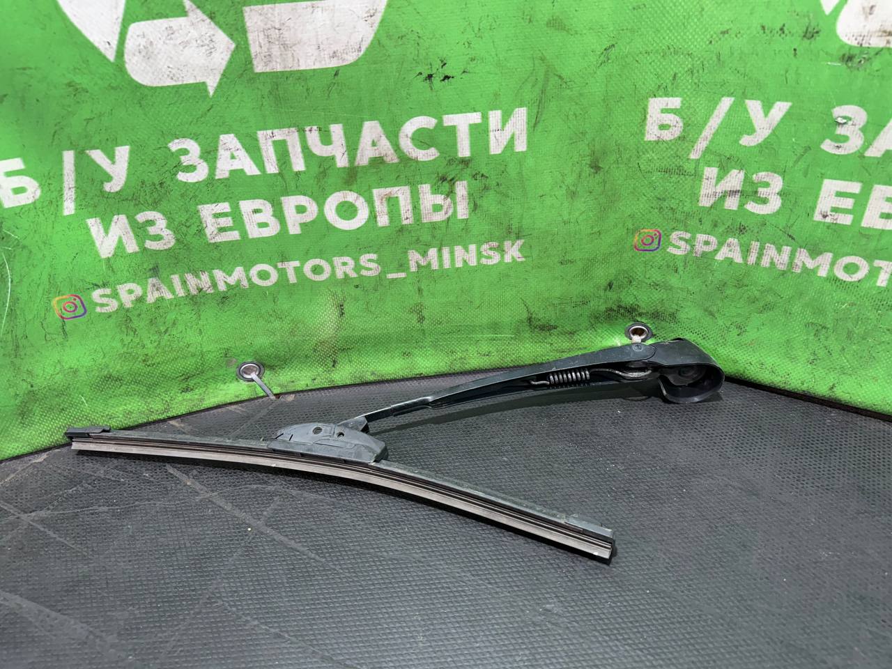 (42810) Щеткодержатель задний Volkswagen Passat B5 2003 3B9955707A фото-2 (42810) Щеткодержатель задний Volkswagen Passat B5 2003 3B9955707A фото-2