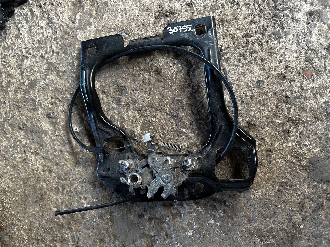 (30755) Замок капота Peugeot 208 2012 (30755) Замок капота Peugeot 208 2012