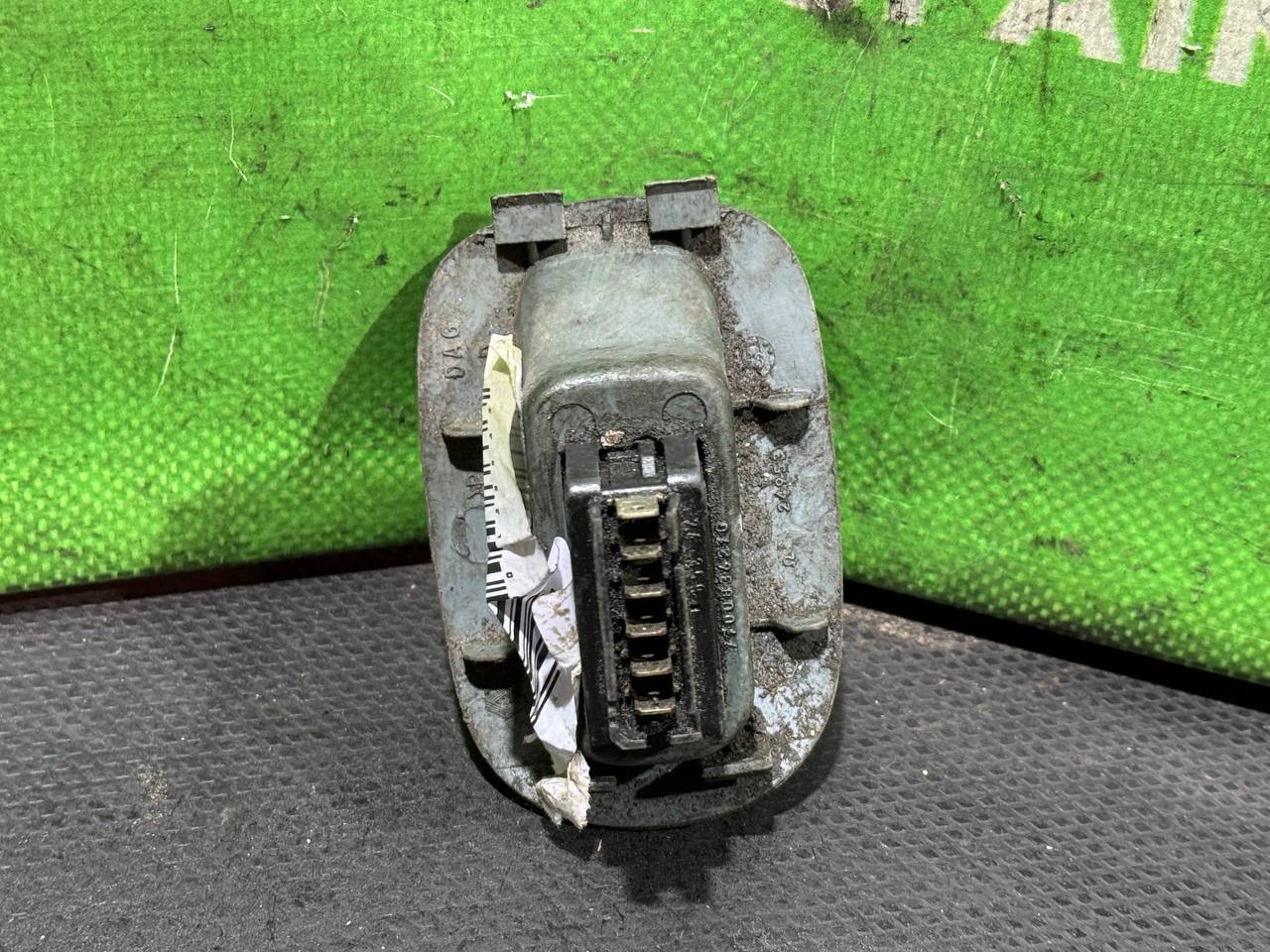 (69) Кнопка стеклоподъемника Renault Scenic I 1999 - фото2