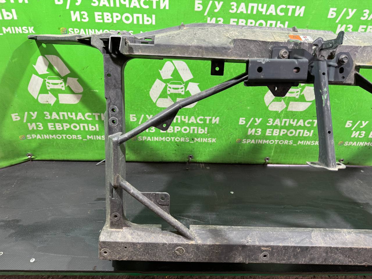 (41) Передняя панель крепления облицовки (телевизор) Mazda 6 2005 фото-5