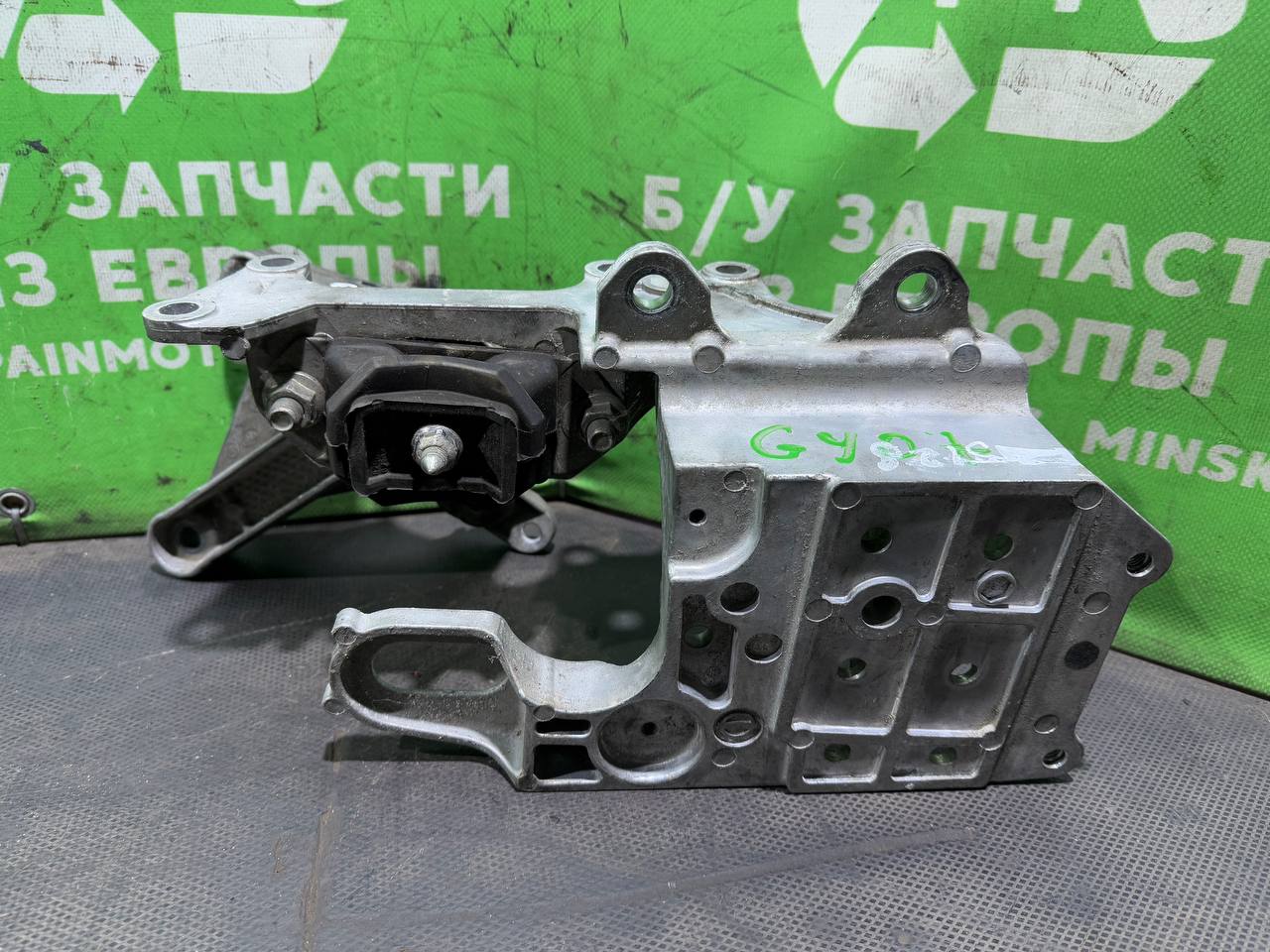 (45129) Кронштейн двигателя Nissan Qashqai+2 2010 1,6 i 8200043084 (45129) Кронштейн двигателя Nissan Qashqai+2 2010 1,6 i 8200043084