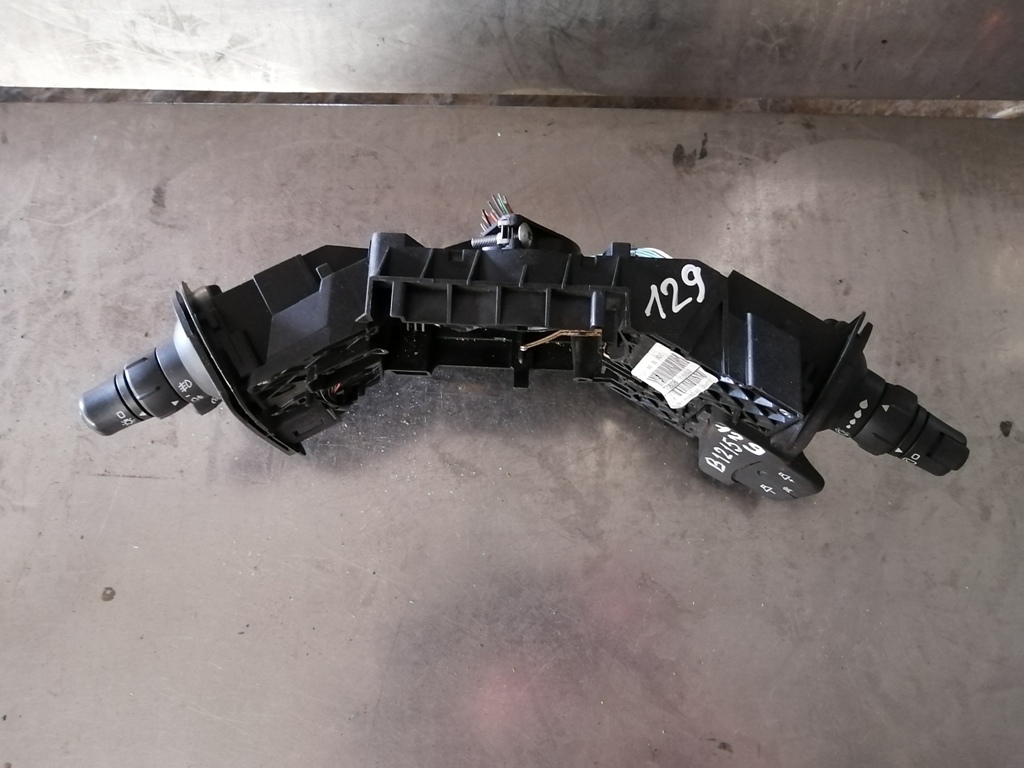 (129) Переключатель подрулевой (стрекоза) Renault Scenic II 2004 7701060399 - фото2