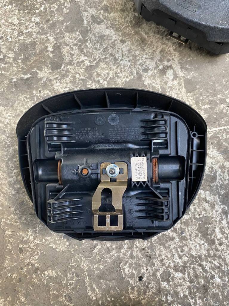 (29687) Подушка безопасности водителя Renault Megane II 2005 - фото2 (29687) Подушка безопасности водителя Renault Megane II 2005 - фото2
