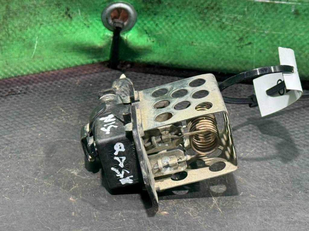 (62116) Реле вентилятора Nissan Qashqai 2008 2 DCi 8200045082 - фото2