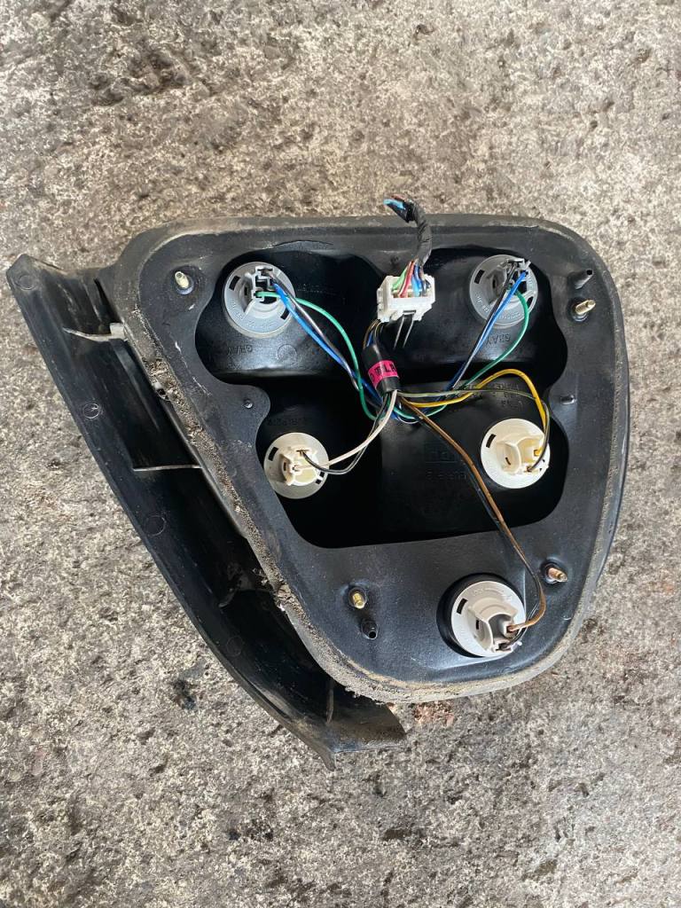 (27906) Фонарь задний правый Daewoo Leganza 1999 - фото2 (27906) Фонарь задний правый Daewoo Leganza 1999 - фото2