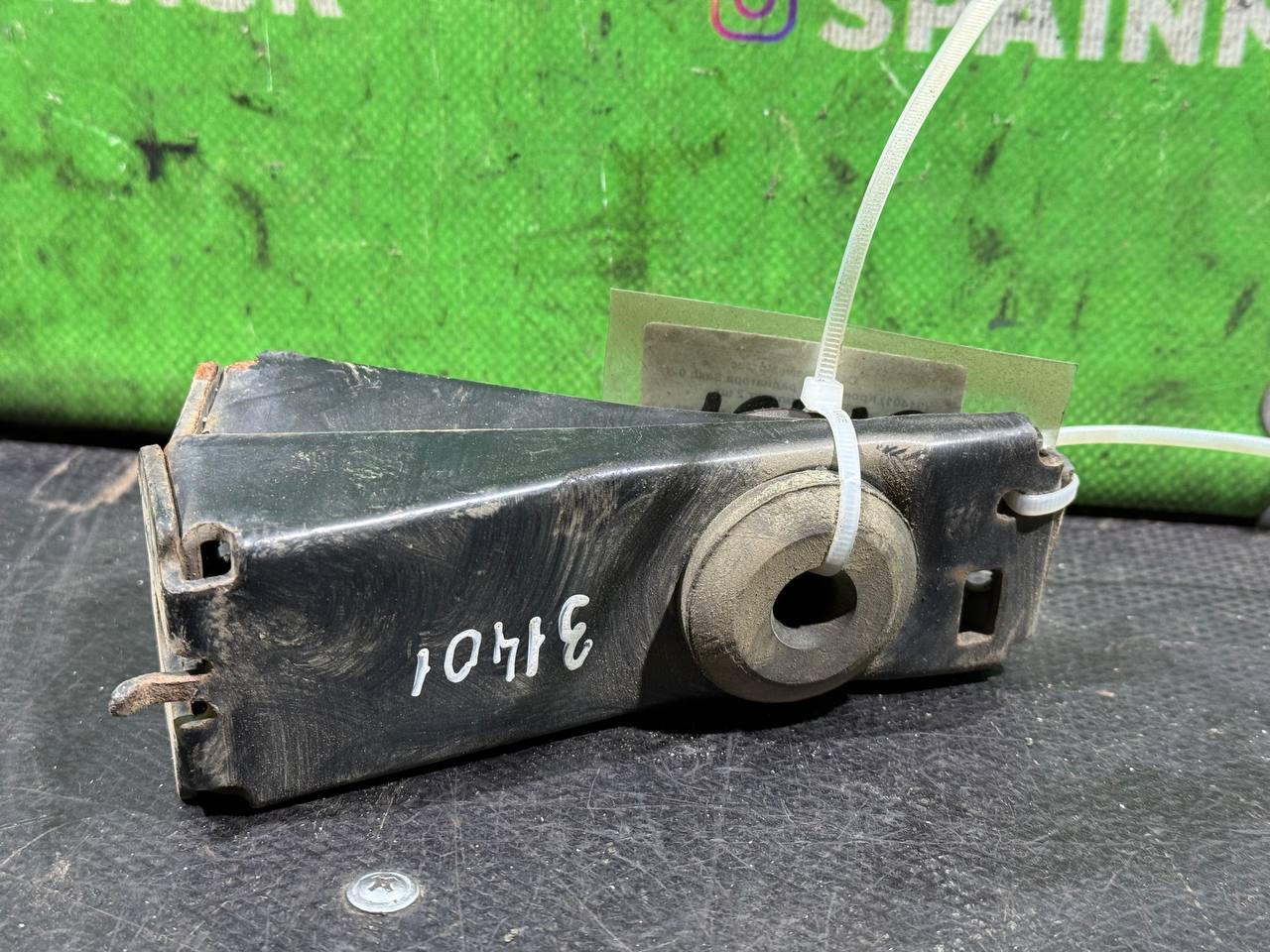 (31401) Кронштейн радиатора Saab 9-3 2003 - фото1